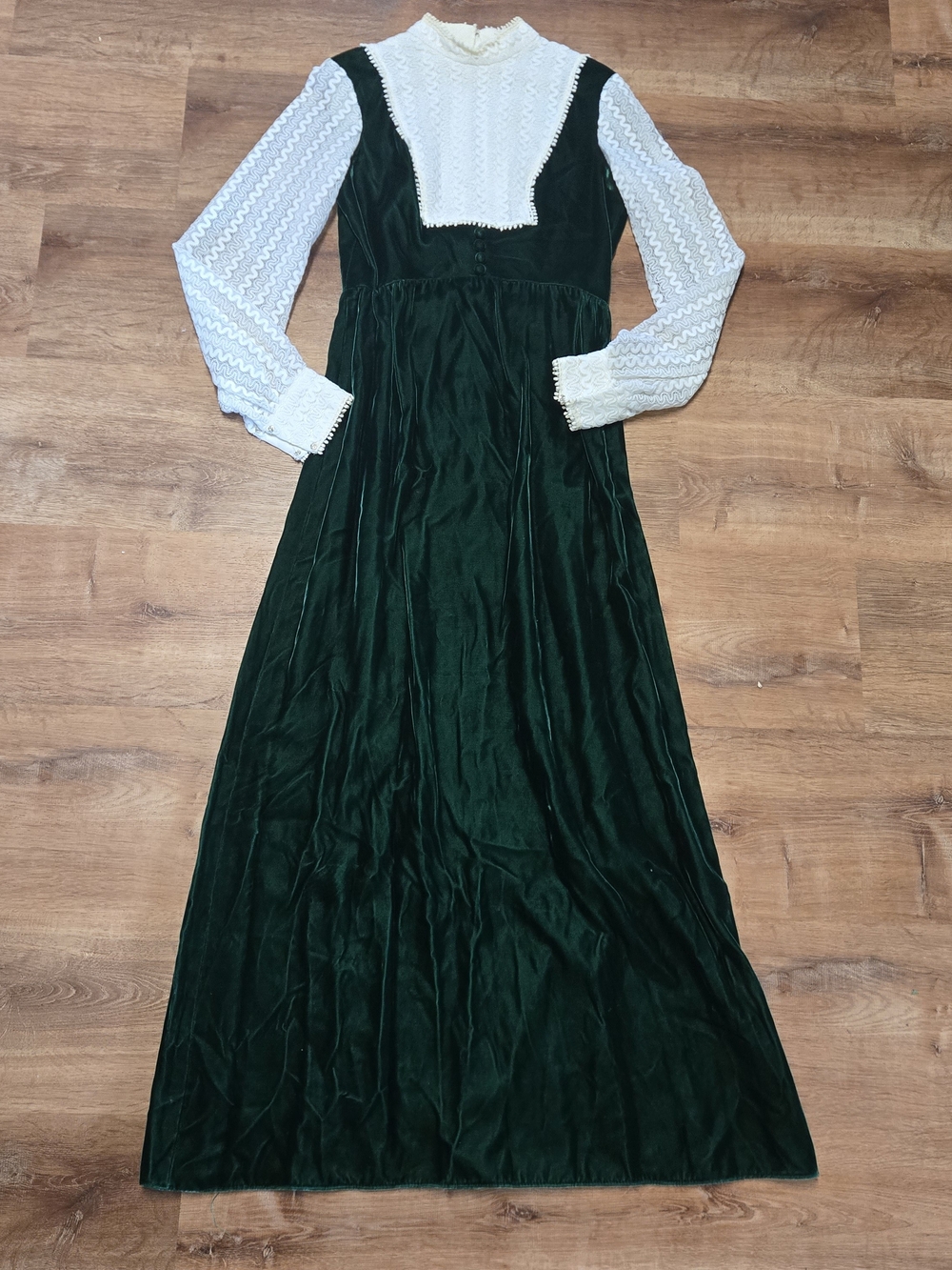 Vintage Elegant Forest Green Velvet Maxi Dress White Lace Sleeves Bodice 60s 70s